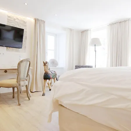Viii Hotel