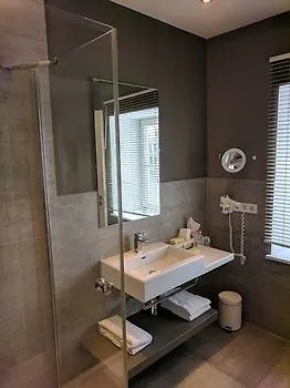 Viii Hotel 4*