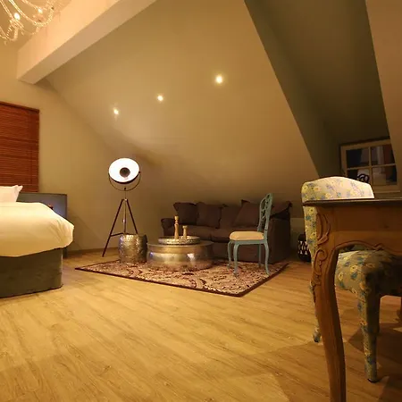 Hotel Viii 4*