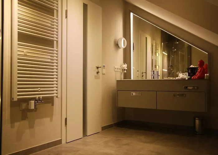 Viii Hotel 4*